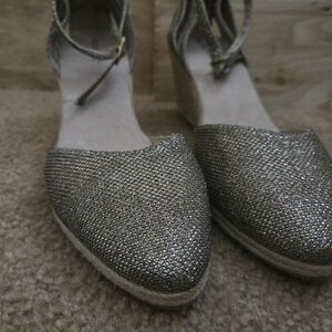 Target Merona “Amy” glitter espadrille wedge, size 8✨ Gold